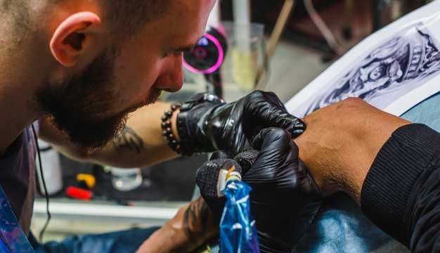 mejores tatuadores en valencia
